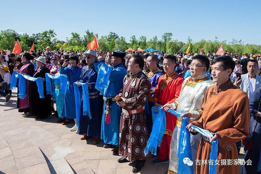 普宁市民俗礼仪_蒙古族民俗礼仪图片_蒙古民俗展