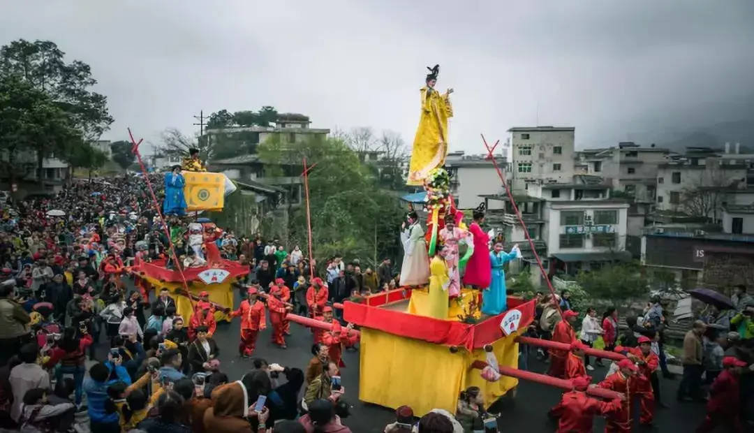 民俗 杂占篇_中外民俗饮食民俗的特征_民间杂艺民俗有哪些